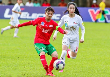 TP Hồ Chí Minh I (áo đỏ) giành chiến thắng 2-0 trước Phong Phú Hà Nam. (Ảnh: VFF)