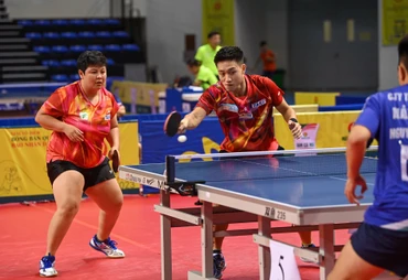 Nguyễn Anh Tú kết hợp cùng Mai Hoàng Mỹ Trang trở thành một bộ đôi nam nữ rất mạnh. (Ảnh: DUY LINH)
