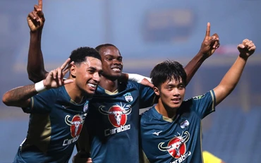 Lịch thi đấu vòng 13 V-League: Quang Hải là tâm điểm
