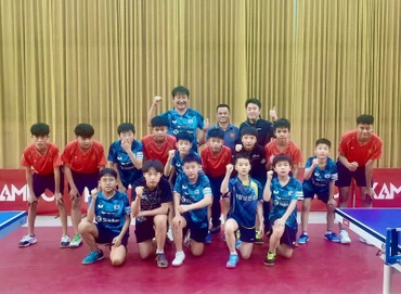 Các tay vợt trẻ Hàn Quốc và Việt Nam đã có buổi tập đầu tiên tại Khu liên hợp thể thao quốc gia Mỹ Đình.