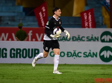 Văn Lâm đưa Bình Định vào bán kết Cup Quốc gia