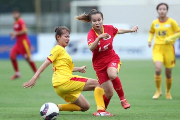 TP Hồ Chí Minh I (áo đỏ) có chiến thắng dễ dàng trước đại diện cùng thành phố. (Ảnh: VFF)