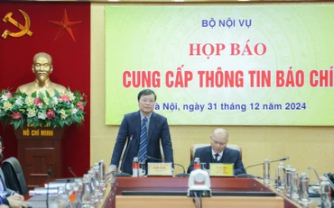 Thứ trưởng Trương Hải Long phát biểu tại họp báo.