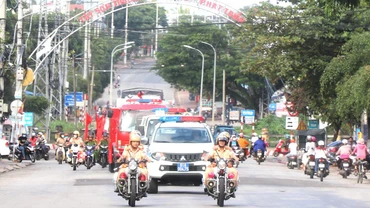 Lực lượng Công an ra quân với quyết tâm bảo vệ an toàn người dân vui xuân đón Tết Quý Mão 2023.
