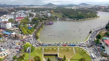 Trung tâm thành phố Đà Lạt mùa du lịch.