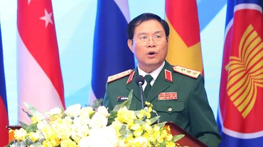Thượng tướng Nguyễn Tân Cương phát biểu chào mừng tại hội nghị.