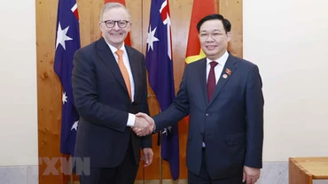 Chủ tịch Quốc hội Vương Đình Huệ hội kiến Thủ tướng Australia Anthony Albanese. 