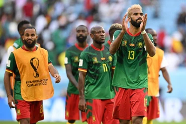 Các cầu thủ Cameroon hài lòng với tỷ số hòa sau khi bị dẫn trước 3-1. (Ảnh: Reuters)