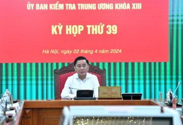Đồng chí Trần Cẩm Tú, Ủy viên Bộ Chính trị, Bí thư Trung ương Đảng, Chủ nhiệm Ủy ban Kiểm tra Trung ương chủ trì Kỳ họp thứ 39 của Ủy ban Kiểm tra Trung ương Đảng. Ảnh ĐĂNG KHOA