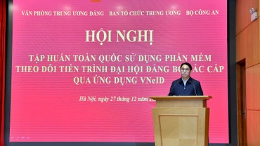 Đồng chí Phan Thăng An, Phó trưởng Ban Tổ chức Trung ương, thành viên Ban Chỉ đạo chuyển đổi số trong các cơ quan đảng phát biểu tại Hội nghị. (Ảnh: ĐĂNG KHOA)