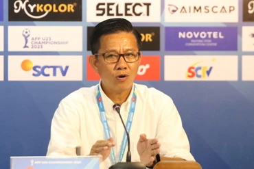 HLV Hoàng Anh Tuấn chia sẻ tại buổi họp báo sau trận thắng 1-0 U23 Philippines. (Ảnh: VFF)
