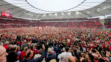 [Ảnh] Sau 120 năm lịch sử, Bayer Leverkusen lần đầu tiên vô địch Bundesliga 