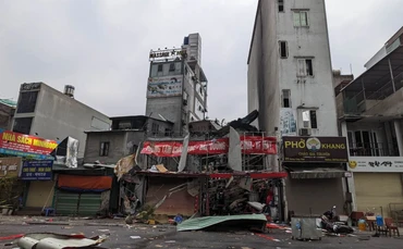 Hiện trường tan hoang của vụ cháy.