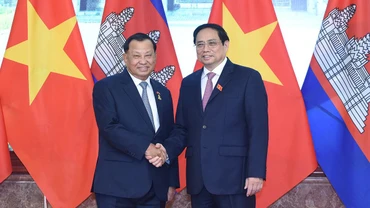 Thủ tướng Phạm Minh Chính tiếp Chủ tịch Thượng viện Vương quốc Campuchia Samdech Say Chhum.