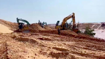 Các lực lượng chức năng cùng đơn vị khai thác vẫn đang khẩn trương tìm kiếm các nạn nhân mất tích. 