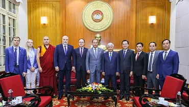 Các đại biểu của 2 bên tại buổi tiếp.