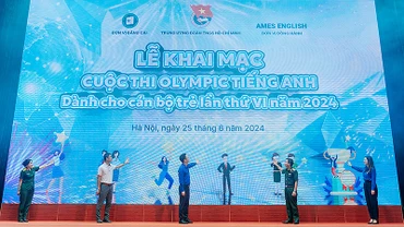 Đại diện Trung ương Đoàn và các đơn vị liên quan thực hiện nghi thức khai mạc Cuộc thi.