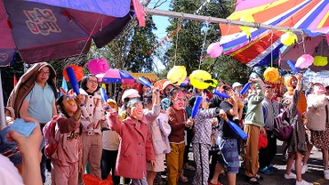 Thiếu nhi Lâm Đồng có hoàn cảnh khó khăn hân hoan vui chơi tại chương trình.