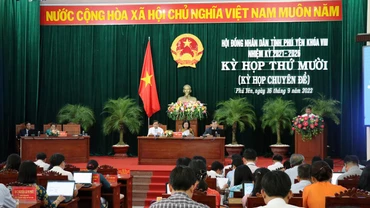 Quang cảnh Kỳ họp HĐND tỉnh Phú Yên lần thứ 10.