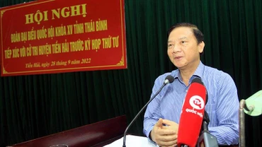 Phó Chủ tịch Quốc hội Nguyễn Khắc Định phát biểu tại buổi tiếp xúc với cử tri tỉnh Thái Bình.