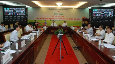 Quang cảnh diễn đàn.