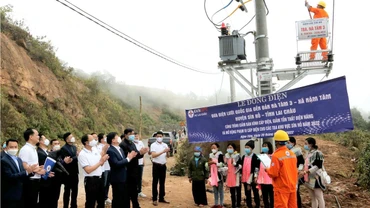 Đóng điện cho bản Nà Tăm 3, xã Nậm Tăm