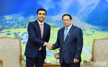 Thủ tướng Phạm Minh Chính tiếp ông Karan Adani, Tổng Giám đốc Công ty Cảng và đặc khu kinh tế Tập đoàn Adani (Ấn Độ).