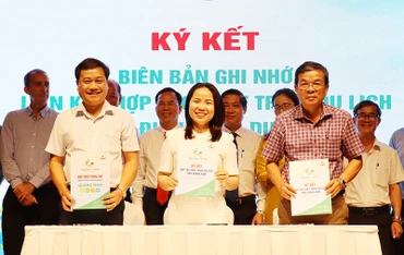 Lễ Ký kết biên bản ghi nhớ Liên kết, hợp tác phát triển du lịch Hội An-Điện Bàn-Duy Xuyên (tỉnh Quảng Nam).