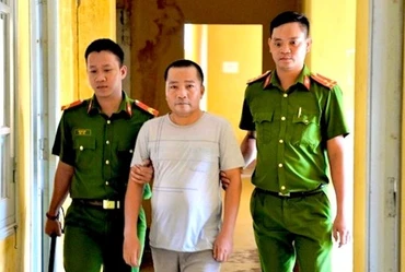 Đối tượng Nguyễn Thanh Bình tại cơ quan công an.