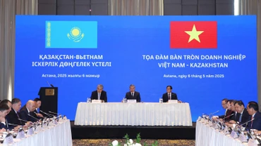 Tổng Bí thư Tô Lâm dự Tọa đàm bàn tròn doanh nghiệp Việt Nam-Kazakhstan. (Ảnh: Thống Nhất/TTXVN)