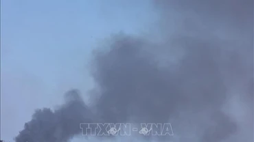 Khói bốc lên sau cuộc không kích trong xung đột Hamas-Israel tại Dải Gaza ngày 16/5/2024. (Ảnh: THX/TTXVN)