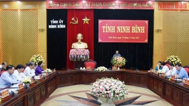 Thủ tướng Chính phủ Phạm Minh Chính làm việc với Ban Thường vụ Tỉnh ủy Ninh Bình về kết quả thực hiện nhiệm vụ năm 2022, phương hướng, nhiệm vụ năm 2023 và các năm tiếp theo. (Ảnh: Trần Hải)