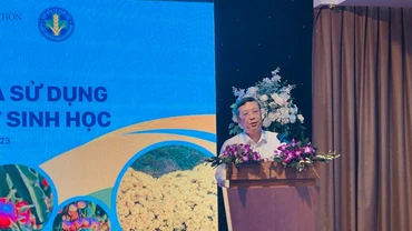 Thứ trưởng Nông nghiệp và Phát triển nông thôn Hoàng Trung phát biểu tại Hội nghị.
