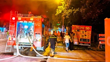Phương tiện chuyên dụng hỗ trợ hoạt động chữa cháy.