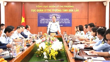 Tổng cục trưởng Tổng cục Quản lý thị trường Trần Hữu Linh phát biểu triển khai công tác quản lý thị trường đợt cao điểm Tết Nguyên đán Quý Mão 2023 trên địa bàn các tỉnh Tây Nguyên và Khánh Hòa, Phú Yên.