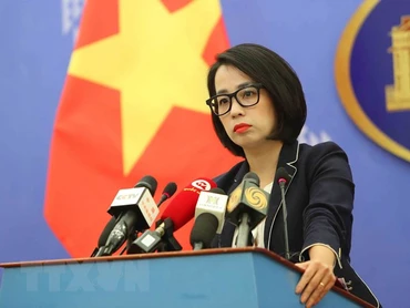 Người Phát ngôn Bộ Ngoại giao Phạm Thu Hằng trả lời câu hỏi của đại diện các cơ quan báo chí trong nước và quốc tế. (Ảnh: An Đăng/TTXVN)