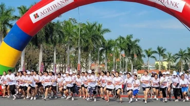 Các vận động viên nữ tham gia đua tài.