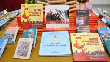 Các tác phẩm trong bộ sách "Hà Nội - Điện Biên Phủ trên không".