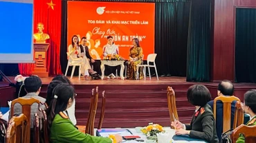 Các đại biểu tham gia Tọa đàm.