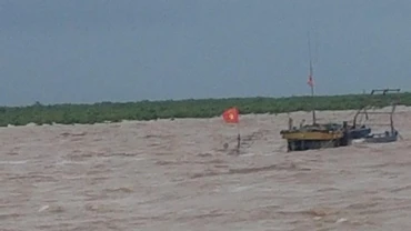 Khu vực tàu Hà An 01 bị chìm nằm gần phao số 0 luồng cảng Diêm Điền, huyện Thái Thụy, tỉnh Thái Bình. (Ảnh: Bộ Chỉ huy Bộ đội Biên phòng tỉnh Thái Bình cung cấp)