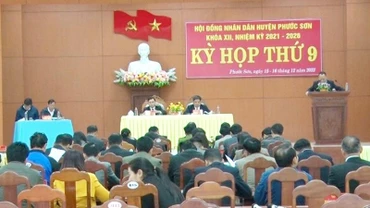 Quang cảnh kỳ họp Hội đồng nhân dân huyện Phước Sơn.