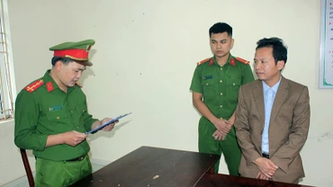 Cơ quan điều tra công bố lệnh bắt đối tượng Nguyễn Văn Sáu.