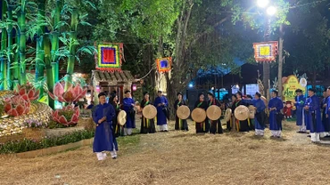 Các nghệ sĩ hát quan họ tại Lễ hội Văn hóa ẩm thực, Món ngon Saigontourist Group 2025.
