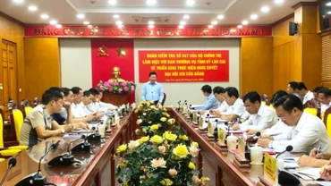 Đồng chí Phạm Bình Minh, Ủy viên Bộ Chính trị, Phó Thủ tướng Thường trực Chính phủ, Trưởng Đoàn kiểm tra làm việc với Ban Thường vụ Tỉnh ủy Lào Cai.