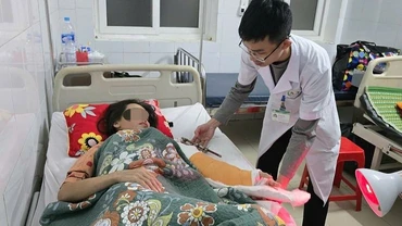 Sau một tháng phẫu thuật nối tay, sức khỏe bệnh nhân L. đã ổn định, cánh tay và đầu chi đã ấm hồng, các dấu hiệu phục hồi khả quan.
