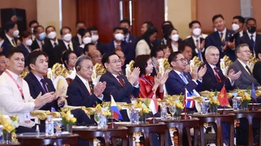 Sáng 21/11, tại Thủ đô Phnom Penh, Vương quốc Campuchia, Chủ tịch Quốc hội Vương Đình Huệ dự Lễ khai mạc Đại hội đồng Liên nghị viện các quốc gia Đông Nam Á lần thứ 43 (AIPA-43). (Ảnh: Doãn Tấn/TTXVN)