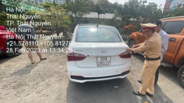 Cục Cảnh sát giao thông (Bộ Công an) tiến hành niêm phong, tạm giữ ô-tô con chạy ngược chiều trên cao tốc Hà Nội-Thái Nguyên. 