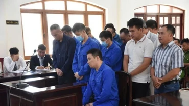 Các bị cáo tại tòa.