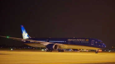 Vietnam Airlines khai thác và mở bán tăng cường 2.000 chuyến bay khai thác vào khung giờ giờ muộn trên các đường bay giữa Hà Nội, Thành phố Hồ Chí Minh, Đà Nẵng, Nha Trang, Quy Nhơn,...