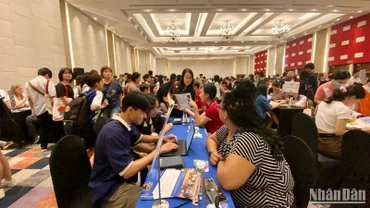 Triển lãm thu hút sự tham gia của hơn 800 học sinh. 